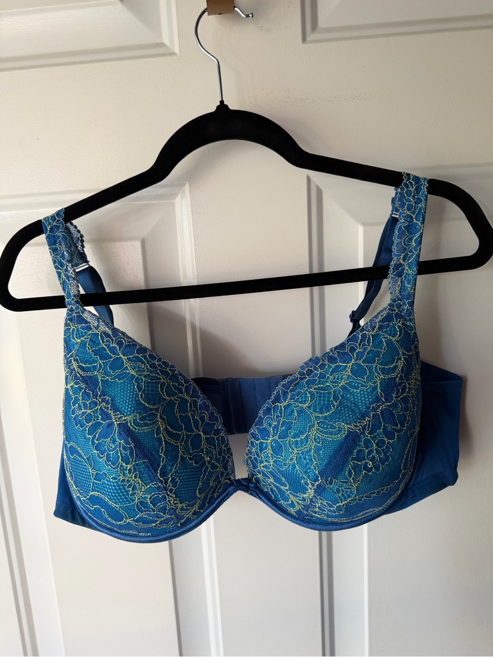 Cacique 44C Blue Lace Underwire Bra with Lime Green Embroidery
